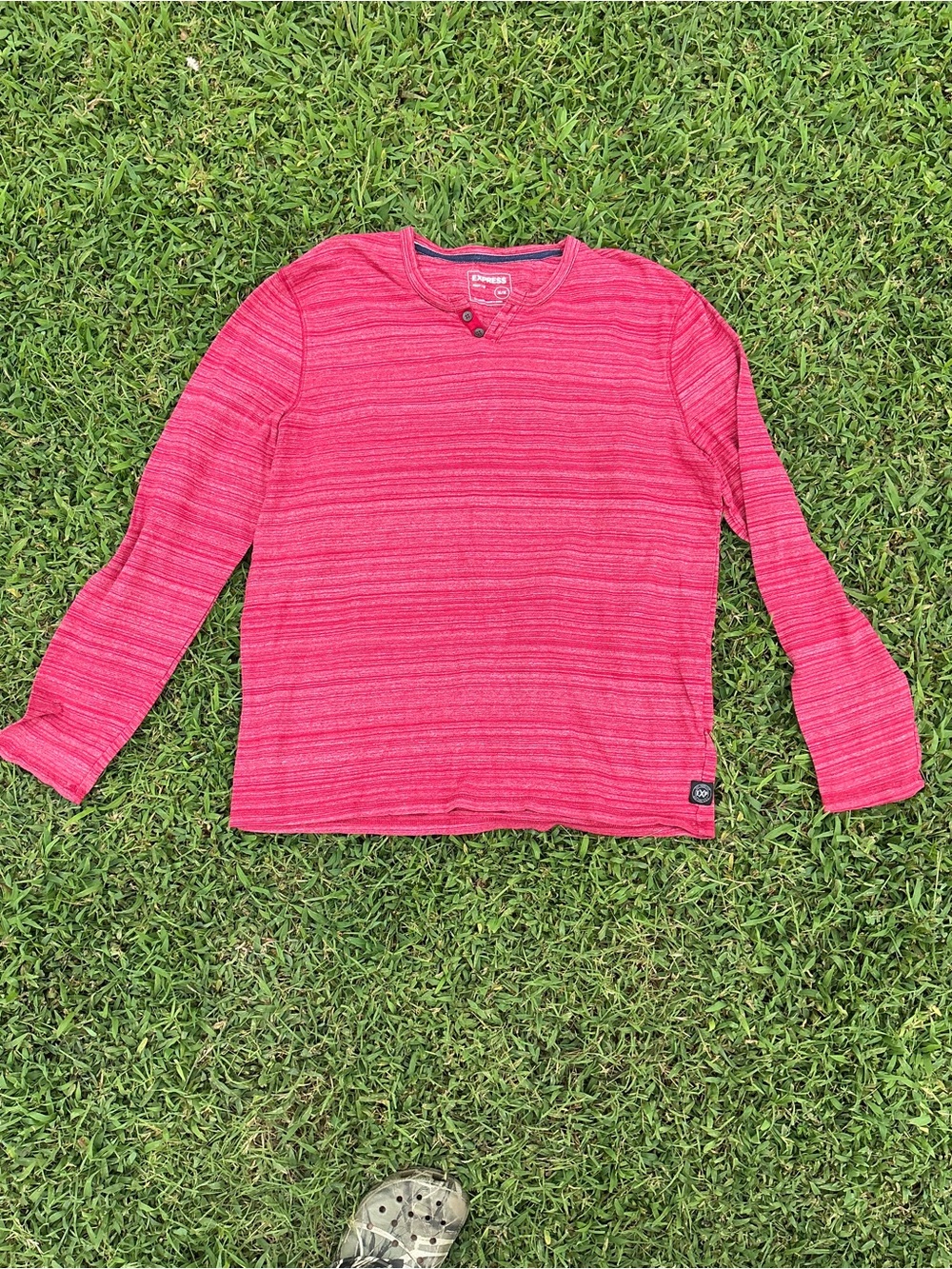 Express Long Sleeve Heathered Raspberry Striped Henley - Picture 7 of 7